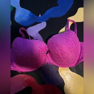 hot pink victoria’s secret bra